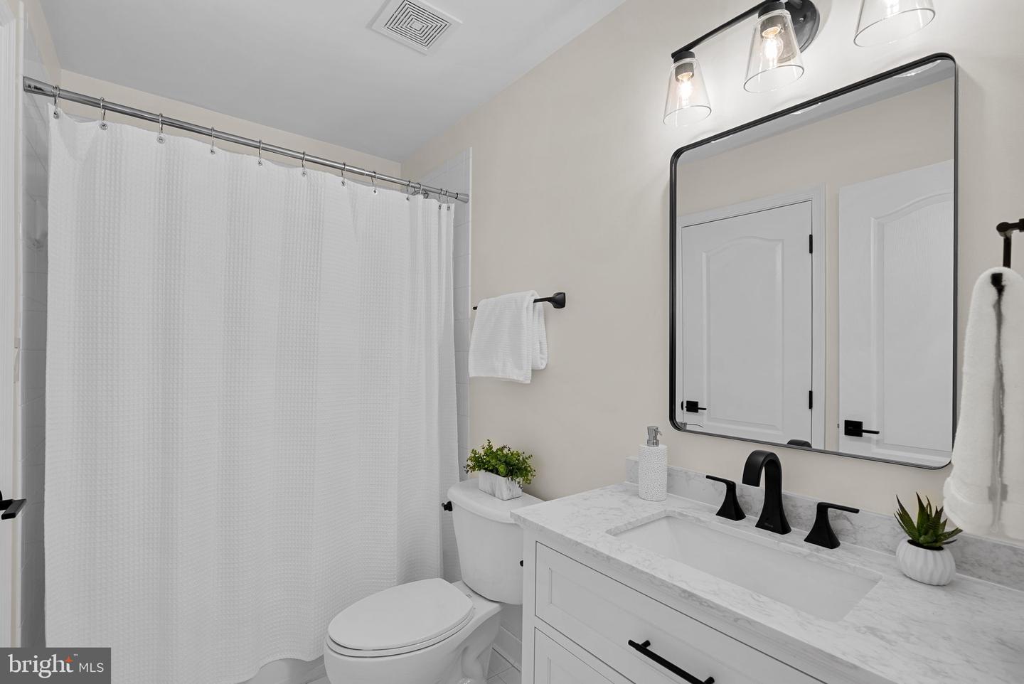 20500 TAPPAHANNOCK PL, STERLING, Virginia 20165, 4 Bedrooms Bedrooms, ,4 BathroomsBathrooms,Residential,For sale,20500 TAPPAHANNOCK PL,VALO2116912 MLS # VALO2116912