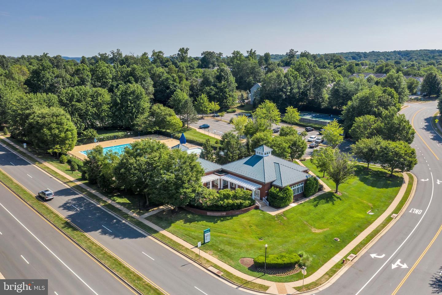 20500 TAPPAHANNOCK PL, STERLING, Virginia 20165, 4 Bedrooms Bedrooms, ,4 BathroomsBathrooms,Residential,For sale,20500 TAPPAHANNOCK PL,VALO2116912 MLS # VALO2116912