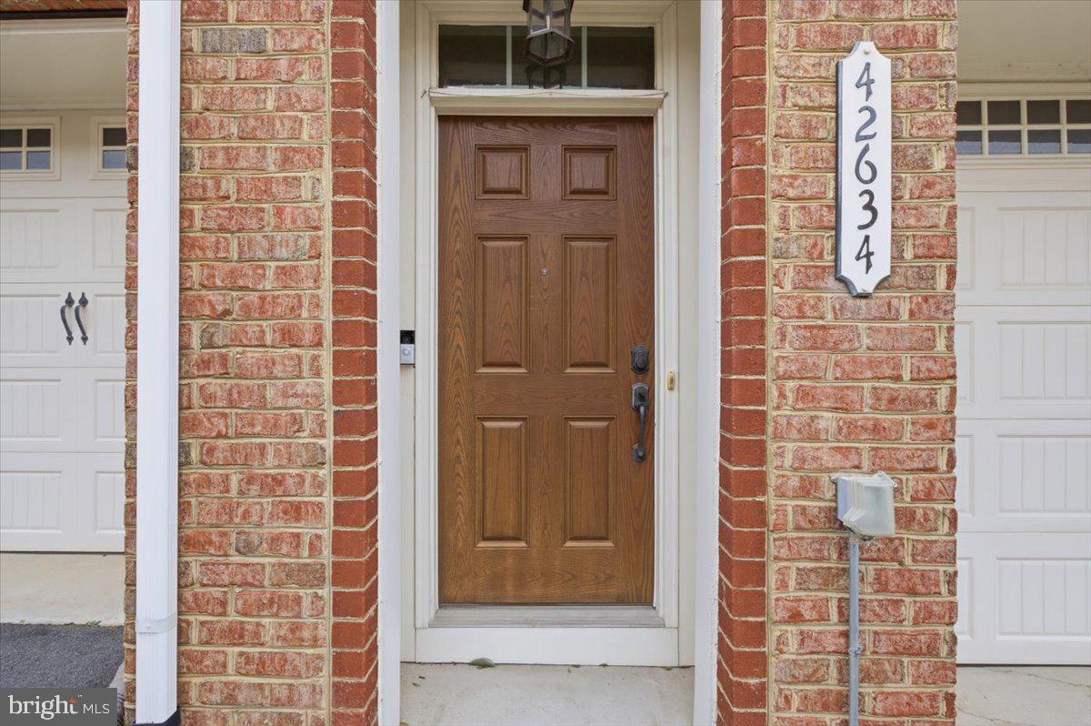 42634 OFFENHAM TER, CHANTILLY, Virginia 20152, 3 Bedrooms Bedrooms, ,3 BathroomsBathrooms,Residential,For sale,42634 OFFENHAM TER,VALO2116914 MLS # VALO2116914