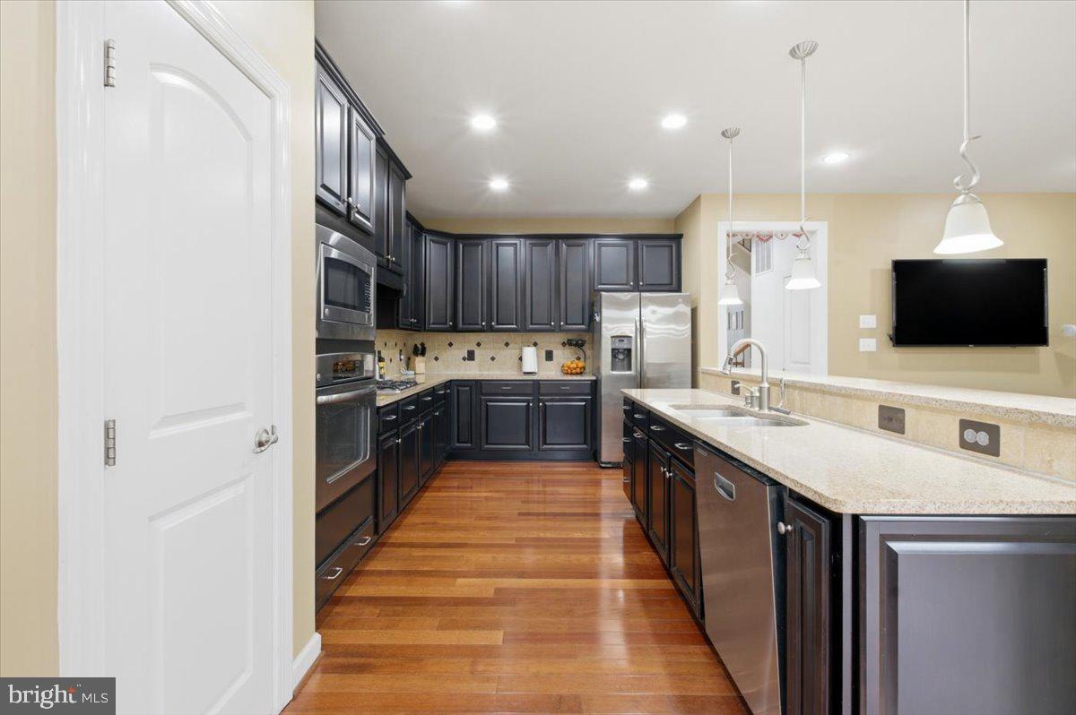 42634 OFFENHAM TER, CHANTILLY, Virginia 20152, 3 Bedrooms Bedrooms, ,3 BathroomsBathrooms,Residential,For sale,42634 OFFENHAM TER,VALO2116914 MLS # VALO2116914