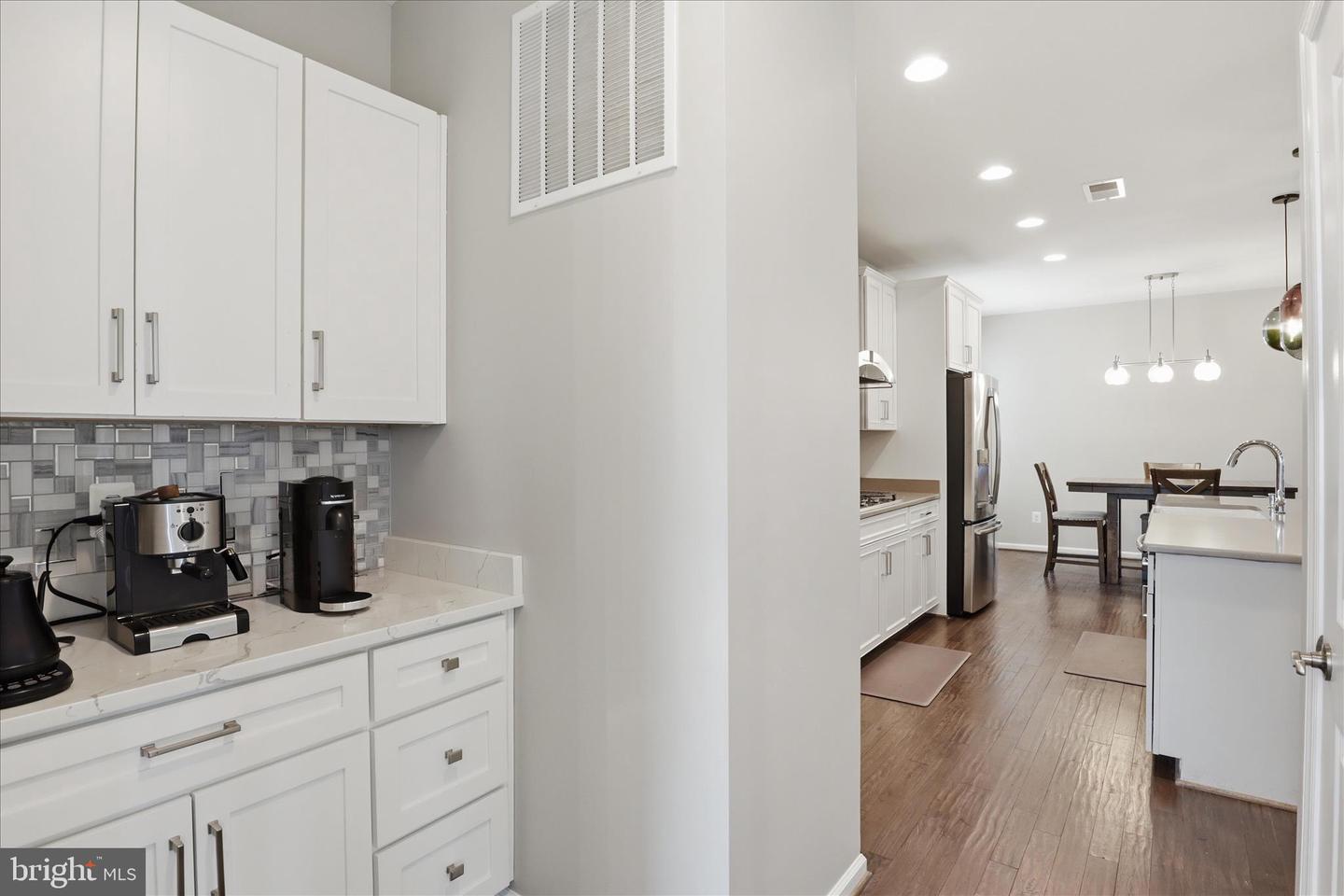 1018 LACONIAN ST SE, LEESBURG, Virginia 20175, 5 Bedrooms Bedrooms, 6 Rooms Rooms,4 BathroomsBathrooms,Residential,For sale,1018 LACONIAN ST SE,VALO2116920 MLS # VALO2116920