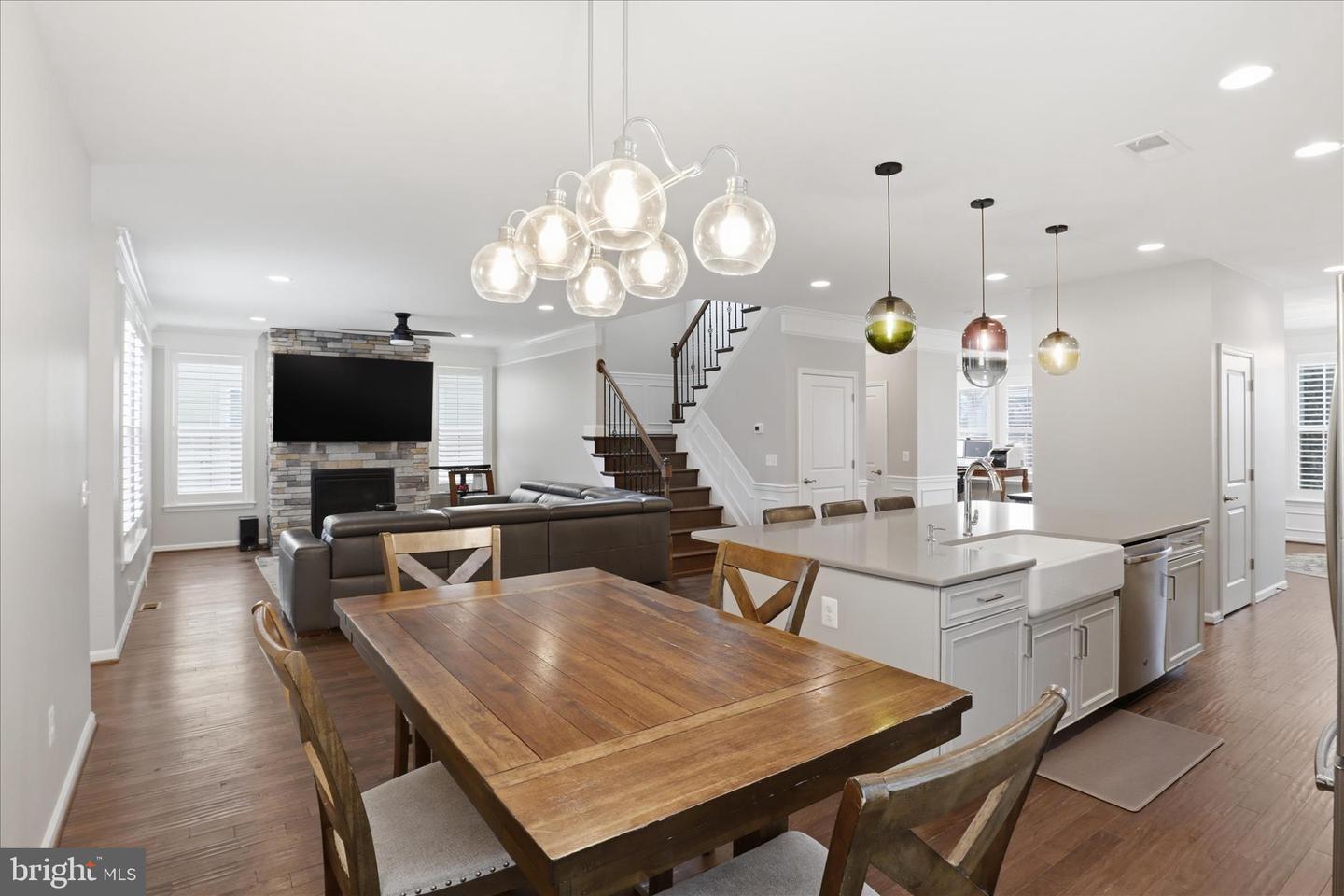 1018 LACONIAN ST SE, LEESBURG, Virginia 20175, 5 Bedrooms Bedrooms, 6 Rooms Rooms,4 BathroomsBathrooms,Residential,For sale,1018 LACONIAN ST SE,VALO2116920 MLS # VALO2116920