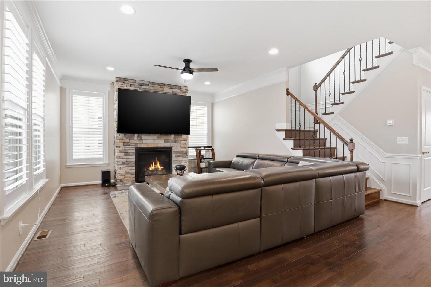 1018 LACONIAN ST SE, LEESBURG, Virginia 20175, 5 Bedrooms Bedrooms, 6 Rooms Rooms,4 BathroomsBathrooms,Residential,For sale,1018 LACONIAN ST SE,VALO2116920 MLS # VALO2116920