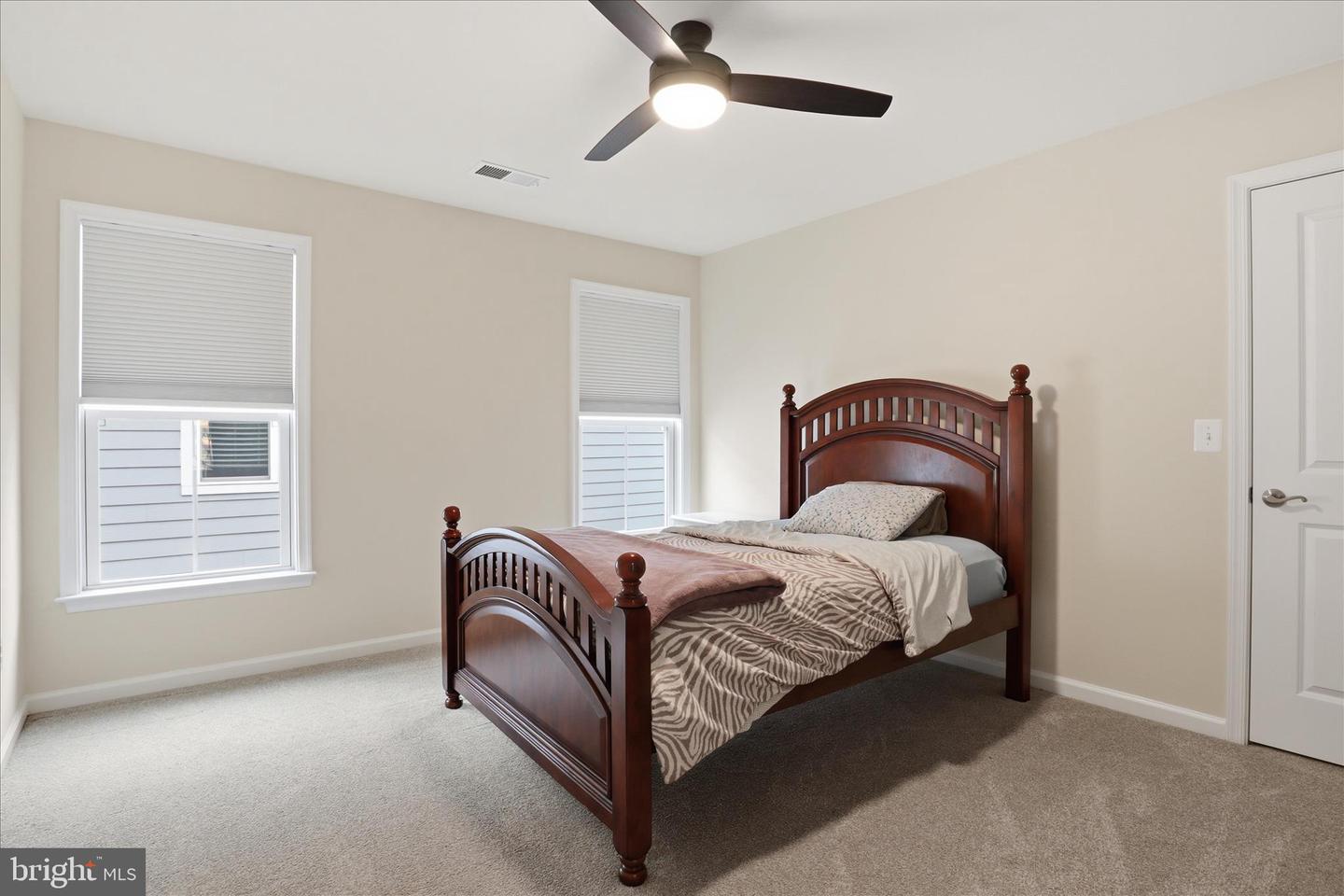 1018 LACONIAN ST SE, LEESBURG, Virginia 20175, 5 Bedrooms Bedrooms, 6 Rooms Rooms,4 BathroomsBathrooms,Residential,For sale,1018 LACONIAN ST SE,VALO2116920 MLS # VALO2116920