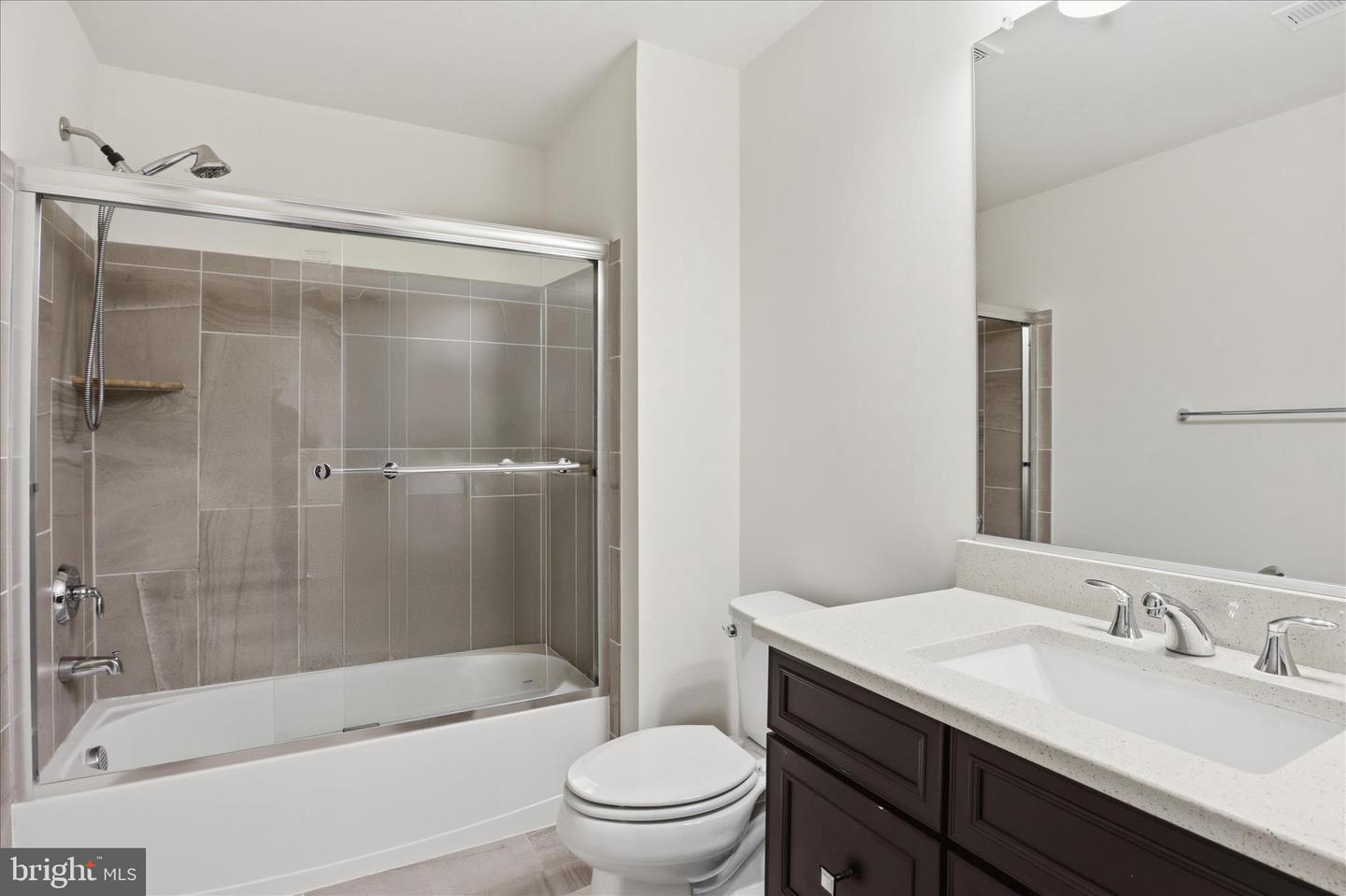 1018 LACONIAN ST SE, LEESBURG, Virginia 20175, 5 Bedrooms Bedrooms, 6 Rooms Rooms,4 BathroomsBathrooms,Residential,For sale,1018 LACONIAN ST SE,VALO2116920 MLS # VALO2116920