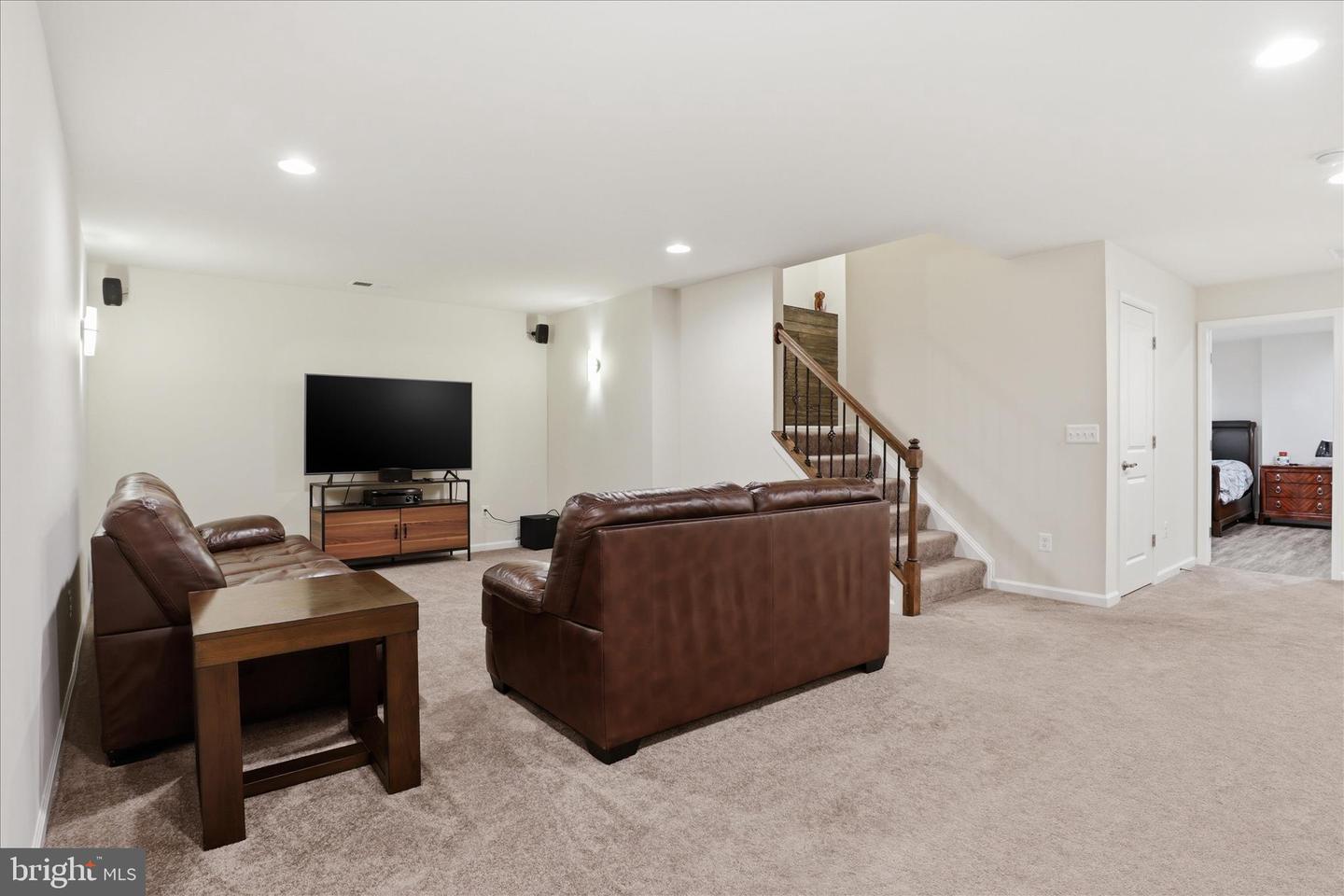 1018 LACONIAN ST SE, LEESBURG, Virginia 20175, 5 Bedrooms Bedrooms, 6 Rooms Rooms,4 BathroomsBathrooms,Residential,For sale,1018 LACONIAN ST SE,VALO2116920 MLS # VALO2116920