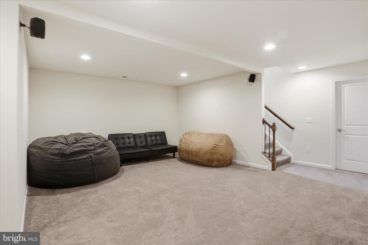 1018 LACONIAN ST SE, LEESBURG, Virginia 20175, 5 Bedrooms Bedrooms, 6 Rooms Rooms,4 BathroomsBathrooms,Residential,For sale,1018 LACONIAN ST SE,VALO2116920 MLS # VALO2116920