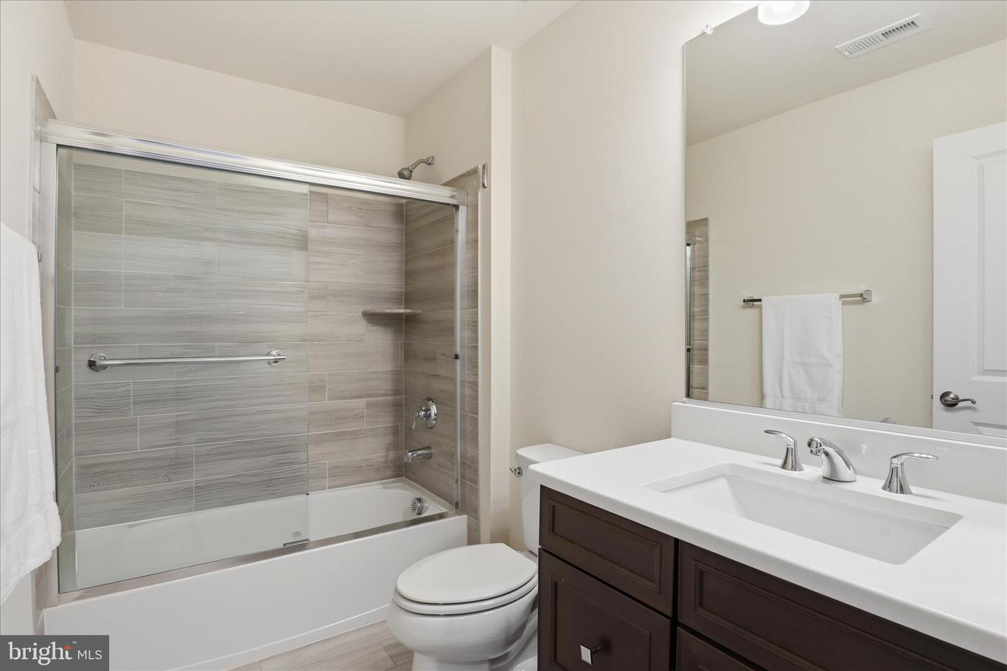 1018 LACONIAN ST SE, LEESBURG, Virginia 20175, 5 Bedrooms Bedrooms, 6 Rooms Rooms,4 BathroomsBathrooms,Residential,For sale,1018 LACONIAN ST SE,VALO2116920 MLS # VALO2116920