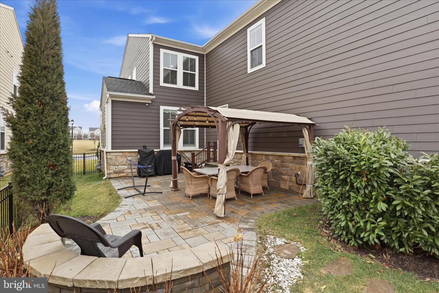 1018 LACONIAN ST SE, LEESBURG, Virginia 20175, 5 Bedrooms Bedrooms, 6 Rooms Rooms,4 BathroomsBathrooms,Residential,For sale,1018 LACONIAN ST SE,VALO2116920 MLS # VALO2116920