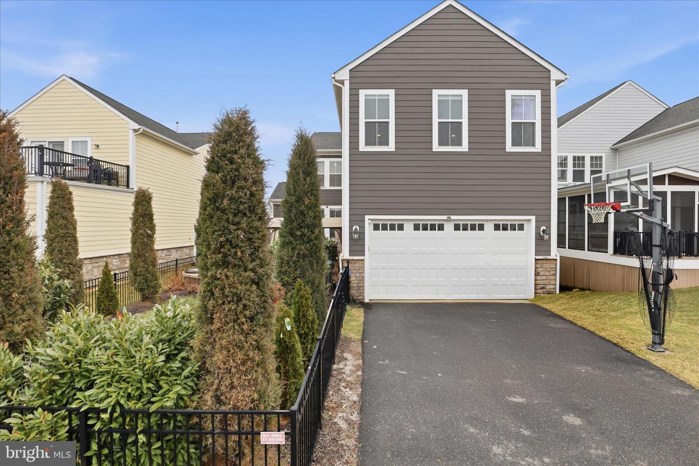 1018 LACONIAN ST SE, LEESBURG, Virginia 20175, 5 Bedrooms Bedrooms, 6 Rooms Rooms,4 BathroomsBathrooms,Residential,For sale,1018 LACONIAN ST SE,VALO2116920 MLS # VALO2116920