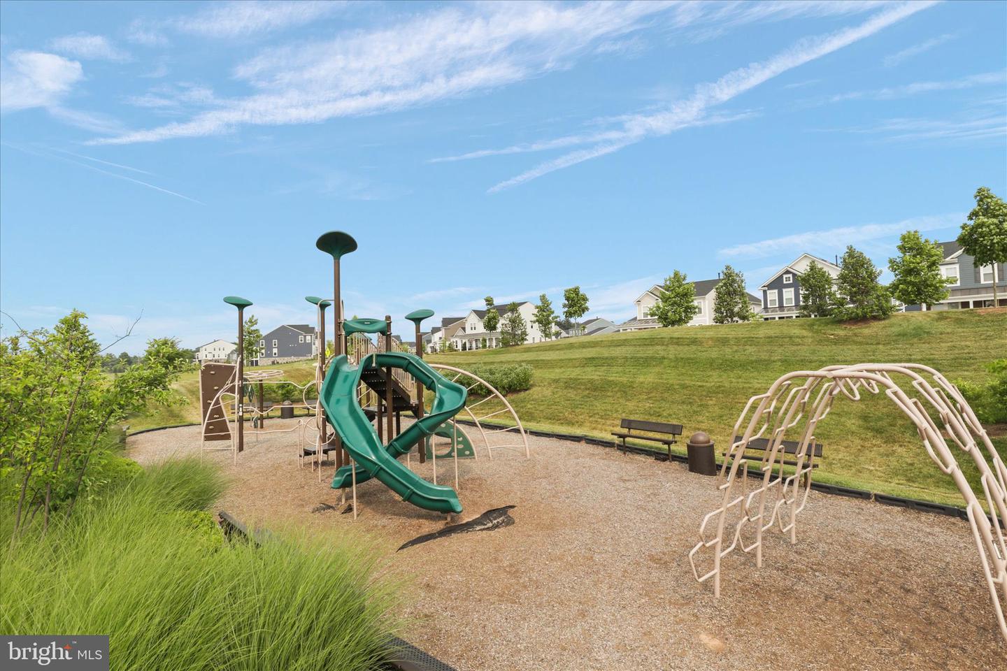 1018 LACONIAN ST SE, LEESBURG, Virginia 20175, 5 Bedrooms Bedrooms, 6 Rooms Rooms,4 BathroomsBathrooms,Residential,For sale,1018 LACONIAN ST SE,VALO2116920 MLS # VALO2116920