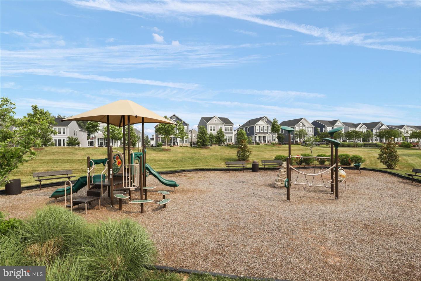 1018 LACONIAN ST SE, LEESBURG, Virginia 20175, 5 Bedrooms Bedrooms, 6 Rooms Rooms,4 BathroomsBathrooms,Residential,For sale,1018 LACONIAN ST SE,VALO2116920 MLS # VALO2116920