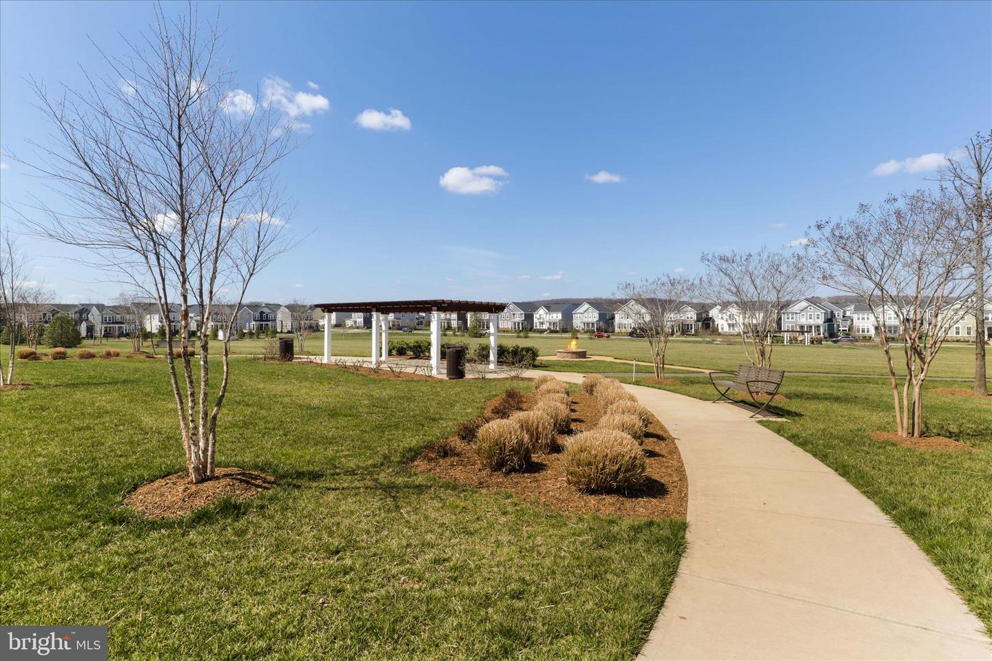 1018 LACONIAN ST SE, LEESBURG, Virginia 20175, 5 Bedrooms Bedrooms, 6 Rooms Rooms,4 BathroomsBathrooms,Residential,For sale,1018 LACONIAN ST SE,VALO2116920 MLS # VALO2116920