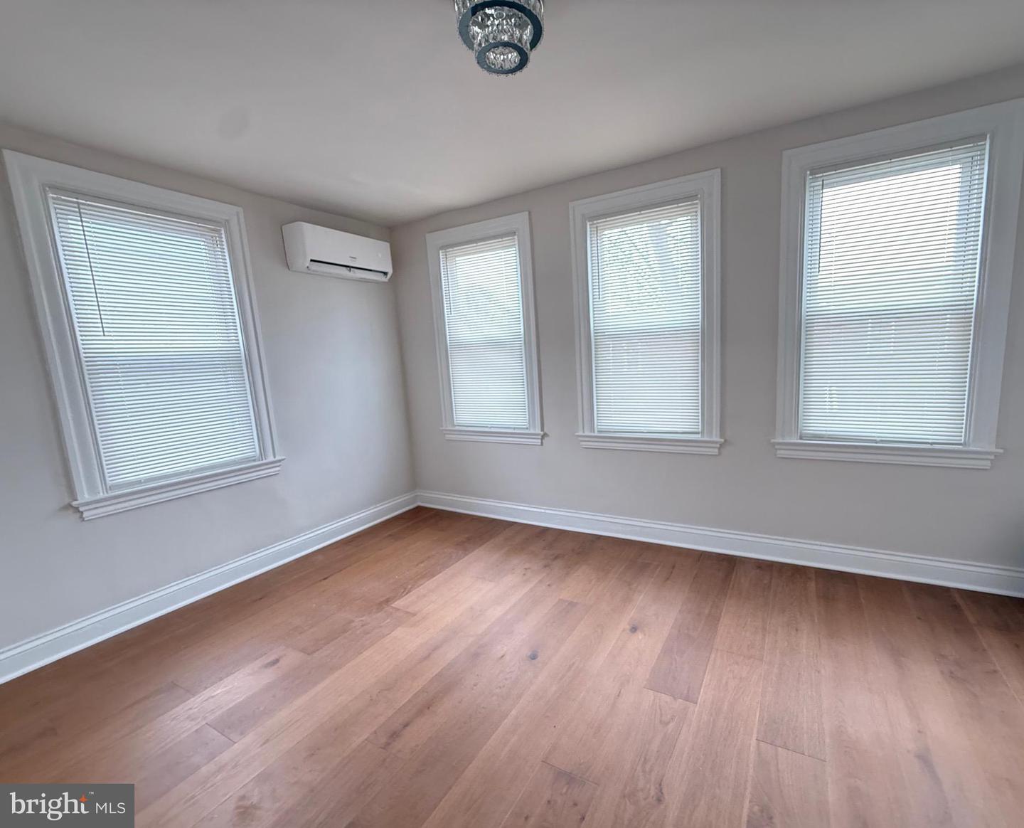 613 ROXBORO PL NW, WASHINGTON, District Of Columbia 20011, 4 Bedrooms Bedrooms, ,2 BathroomsBathrooms,Residential,For sale,613 ROXBORO PL NW,DCDC2248172 MLS # DCDC2248172