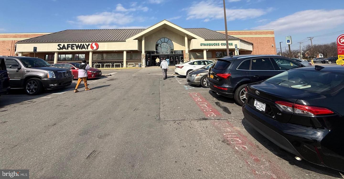 613 ROXBORO PL NW, WASHINGTON, District Of Columbia 20011, 4 Bedrooms Bedrooms, ,2 BathroomsBathrooms,Residential,For sale,613 ROXBORO PL NW,DCDC2248172 MLS # DCDC2248172