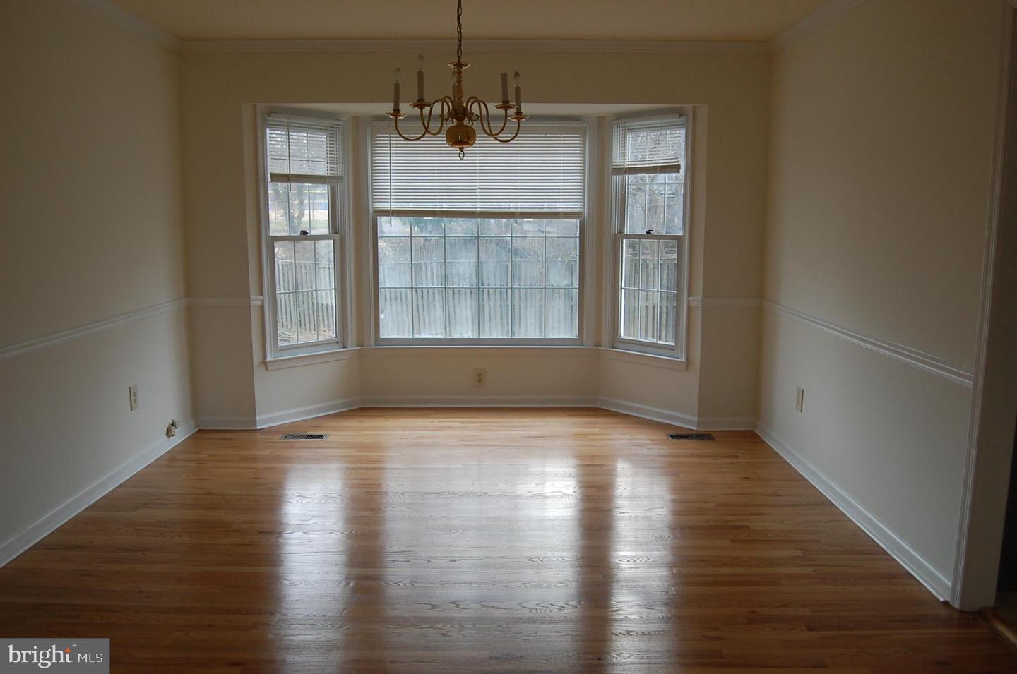 2413 BELLE HAVEN CT, ALEXANDRIA, Virginia 22306, 4 Bedrooms Bedrooms, 8 Rooms Rooms,3 BathroomsBathrooms,Residential,For sale,2413 BELLE HAVEN CT,VAFX2293240 MLS # VAFX2293240