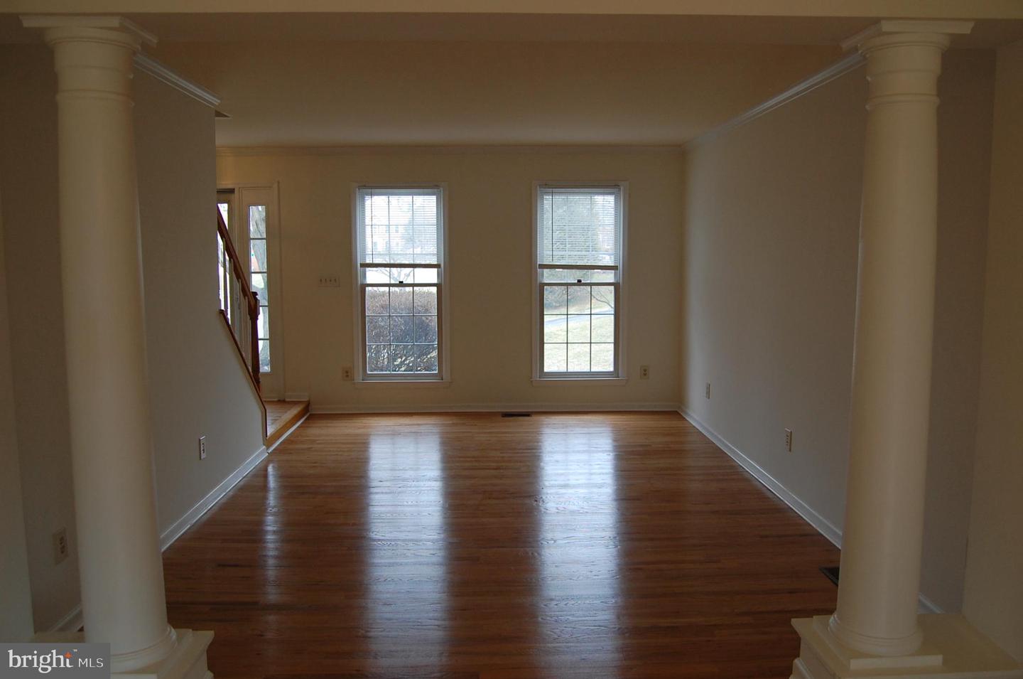 2413 BELLE HAVEN CT, ALEXANDRIA, Virginia 22306, 4 Bedrooms Bedrooms, 8 Rooms Rooms,3 BathroomsBathrooms,Residential,For sale,2413 BELLE HAVEN CT,VAFX2293240 MLS # VAFX2293240