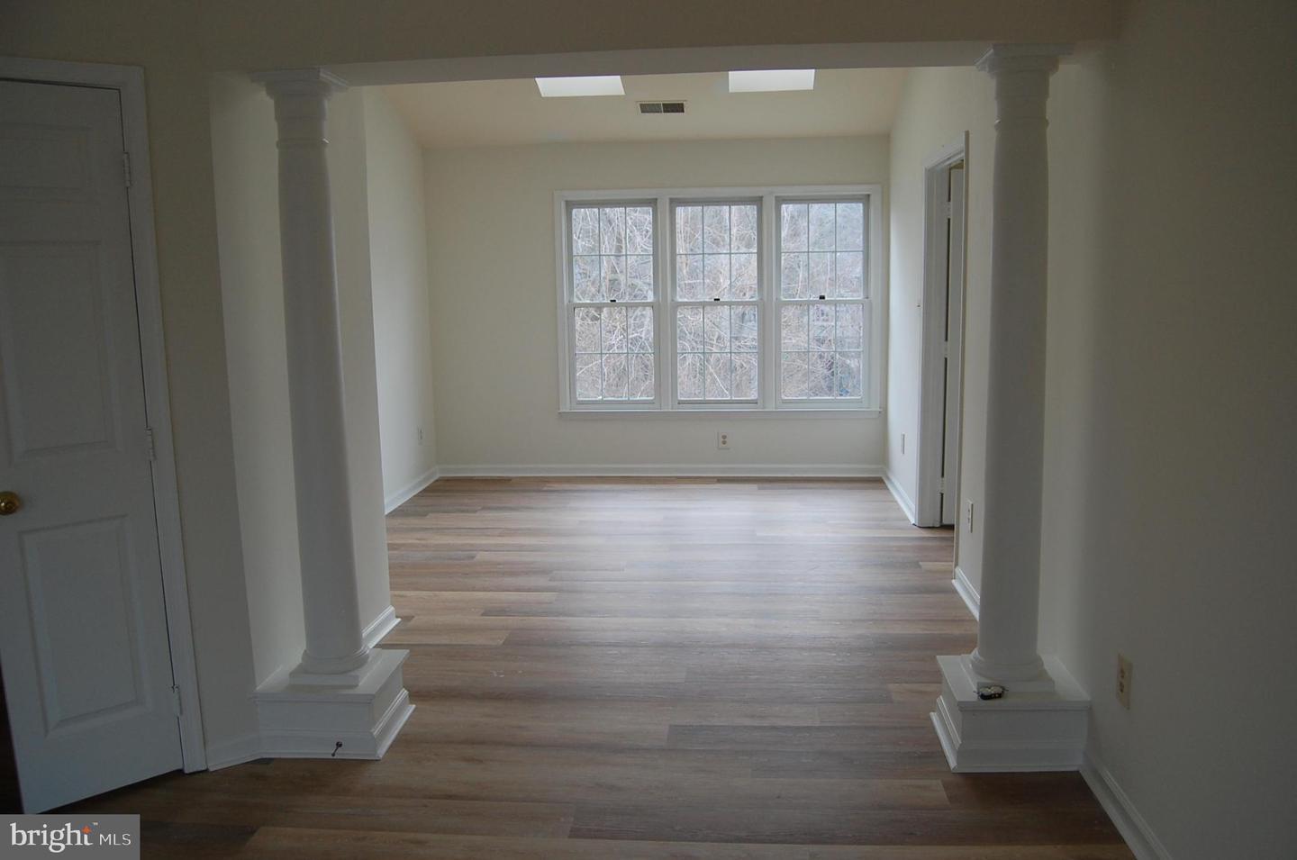 2413 BELLE HAVEN CT, ALEXANDRIA, Virginia 22306, 4 Bedrooms Bedrooms, 8 Rooms Rooms,3 BathroomsBathrooms,Residential,For sale,2413 BELLE HAVEN CT,VAFX2293240 MLS # VAFX2293240