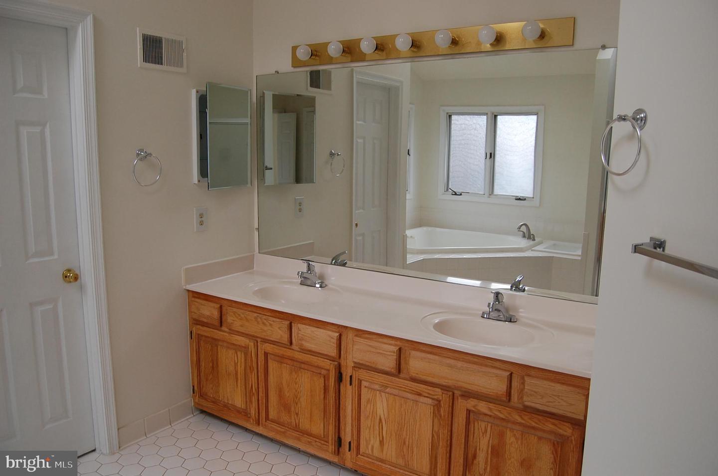 2413 BELLE HAVEN CT, ALEXANDRIA, Virginia 22306, 4 Bedrooms Bedrooms, 8 Rooms Rooms,3 BathroomsBathrooms,Residential,For sale,2413 BELLE HAVEN CT,VAFX2293240 MLS # VAFX2293240