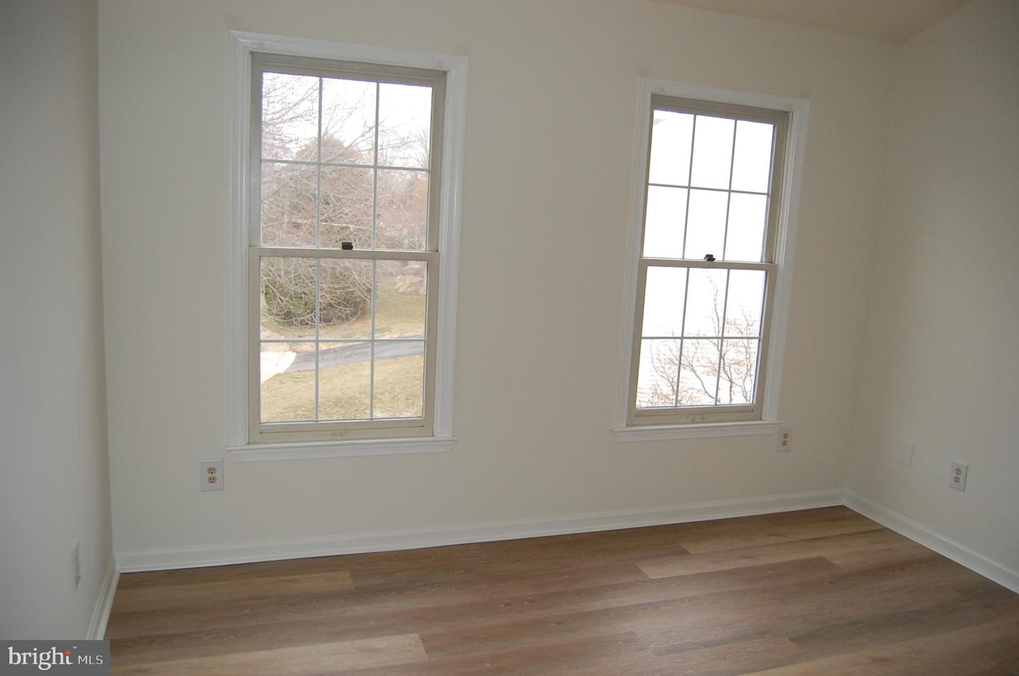 2413 BELLE HAVEN CT, ALEXANDRIA, Virginia 22306, 4 Bedrooms Bedrooms, 8 Rooms Rooms,3 BathroomsBathrooms,Residential,For sale,2413 BELLE HAVEN CT,VAFX2293240 MLS # VAFX2293240