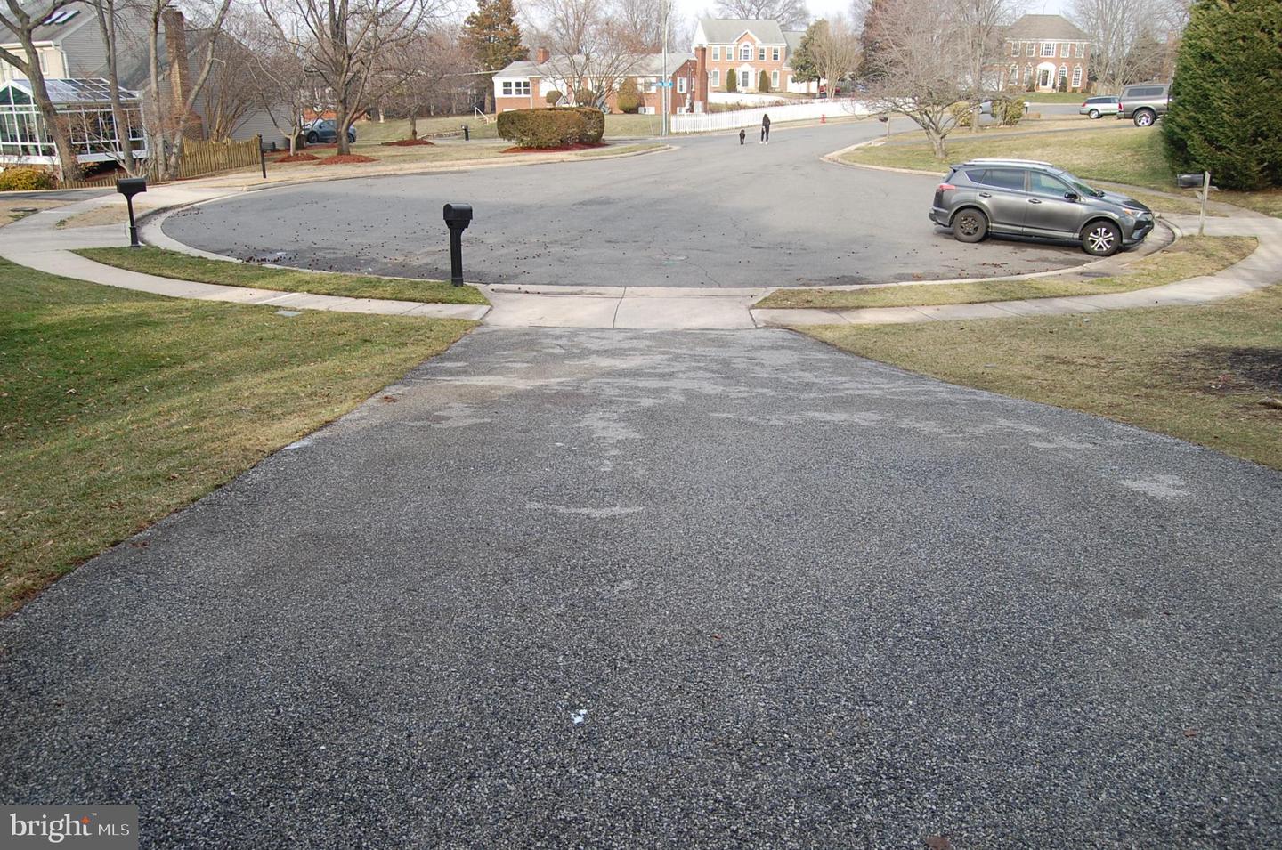 2413 BELLE HAVEN CT, ALEXANDRIA, Virginia 22306, 4 Bedrooms Bedrooms, 8 Rooms Rooms,3 BathroomsBathrooms,Residential,For sale,2413 BELLE HAVEN CT,VAFX2293240 MLS # VAFX2293240