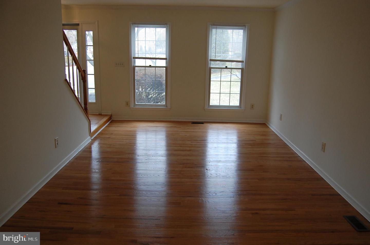 2413 BELLE HAVEN CT, ALEXANDRIA, Virginia 22306, 4 Bedrooms Bedrooms, 8 Rooms Rooms,3 BathroomsBathrooms,Residential,For sale,2413 BELLE HAVEN CT,VAFX2293240 MLS # VAFX2293240