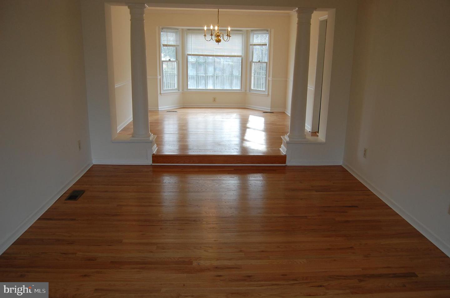 2413 BELLE HAVEN CT, ALEXANDRIA, Virginia 22306, 4 Bedrooms Bedrooms, 8 Rooms Rooms,3 BathroomsBathrooms,Residential,For sale,2413 BELLE HAVEN CT,VAFX2293240 MLS # VAFX2293240