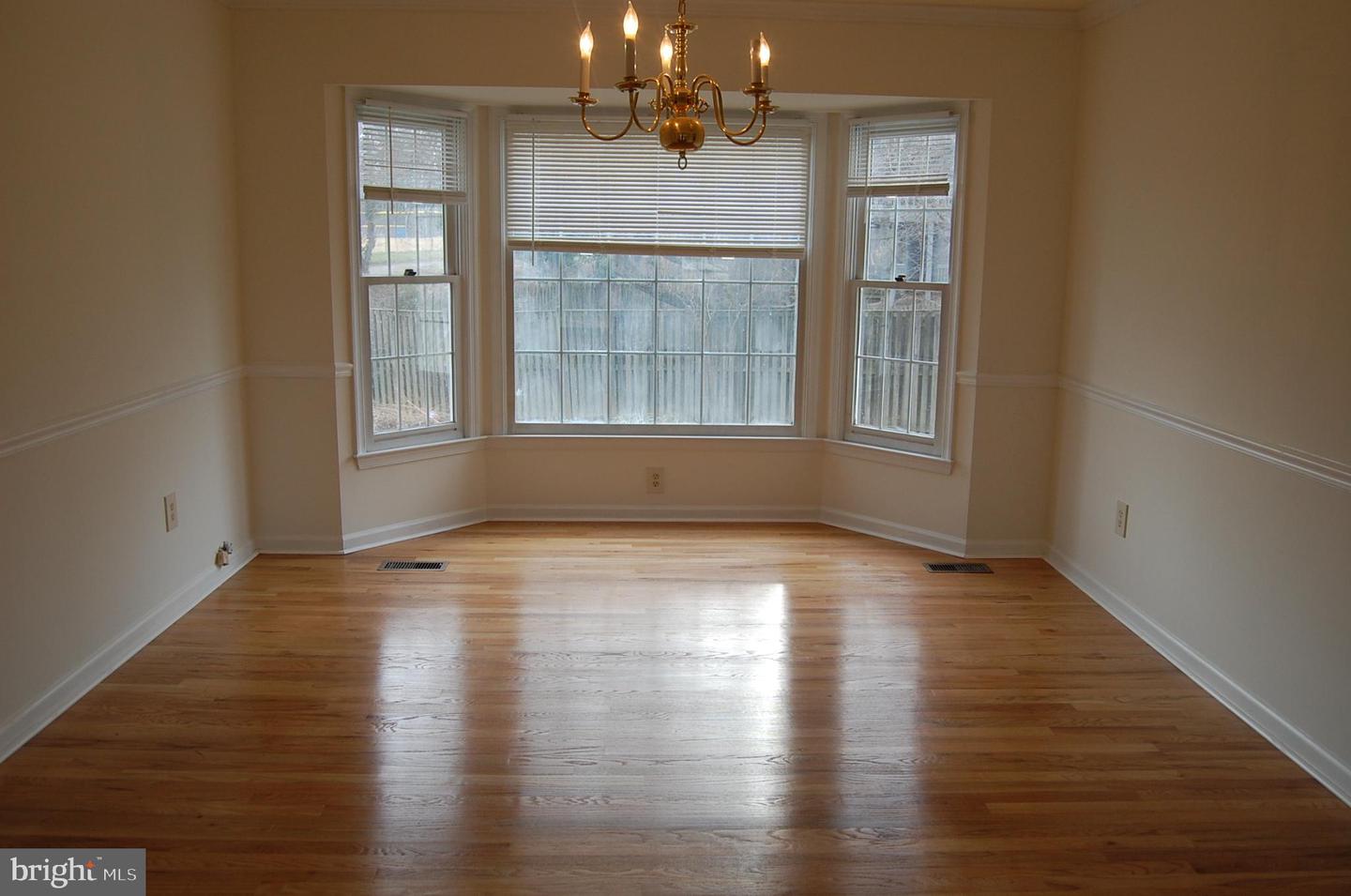 2413 BELLE HAVEN CT, ALEXANDRIA, Virginia 22306, 4 Bedrooms Bedrooms, 8 Rooms Rooms,3 BathroomsBathrooms,Residential,For sale,2413 BELLE HAVEN CT,VAFX2293240 MLS # VAFX2293240