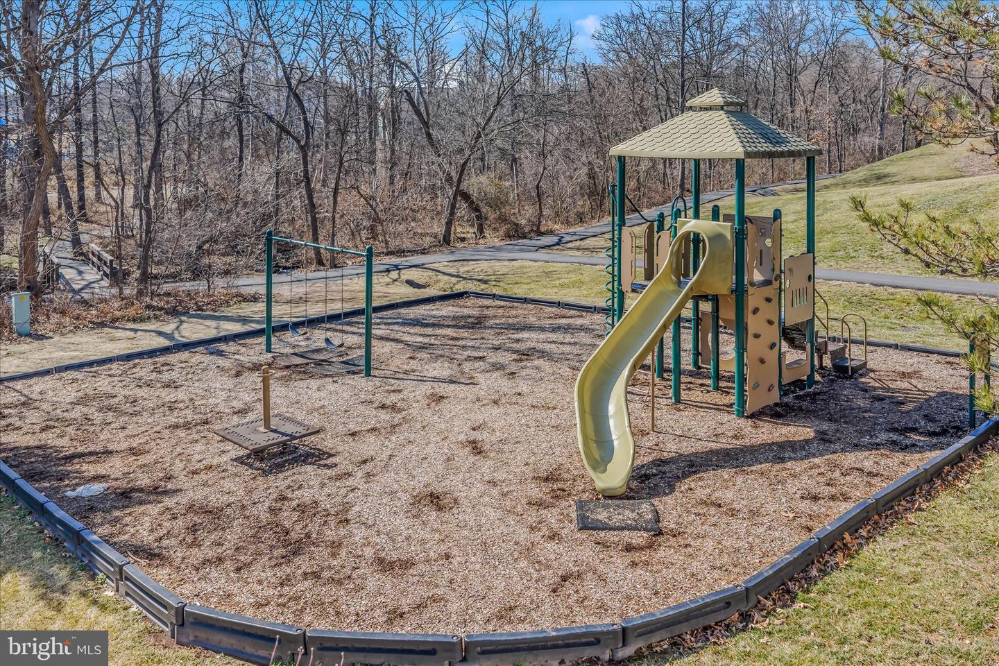 43147 GATWICK SQ, ASHBURN, Virginia 20147, 2 Bedrooms Bedrooms, ,3 BathroomsBathrooms,Residential,For sale,43147 GATWICK SQ,VALO2116952 MLS # VALO2116952