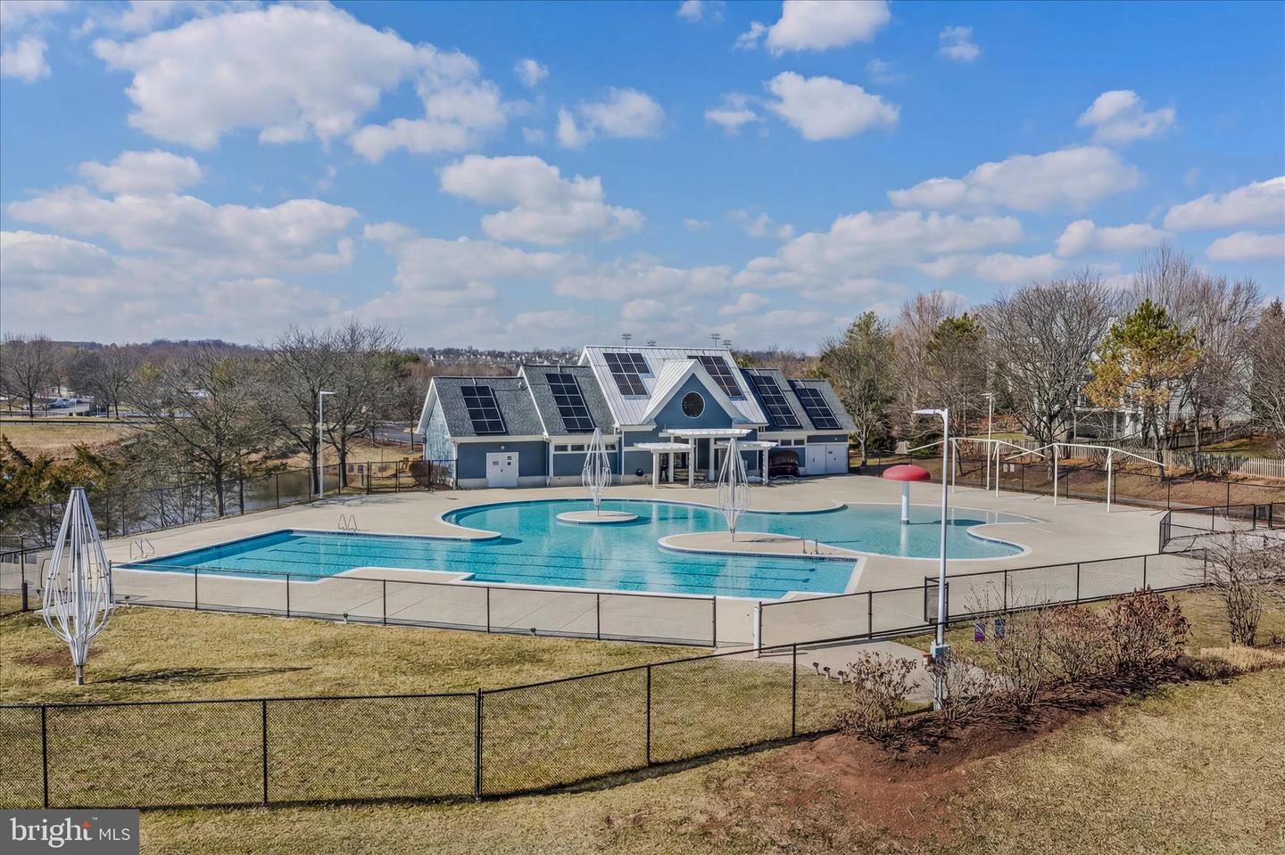 43147 GATWICK SQ, ASHBURN, Virginia 20147, 2 Bedrooms Bedrooms, ,3 BathroomsBathrooms,Residential,For sale,43147 GATWICK SQ,VALO2116952 MLS # VALO2116952