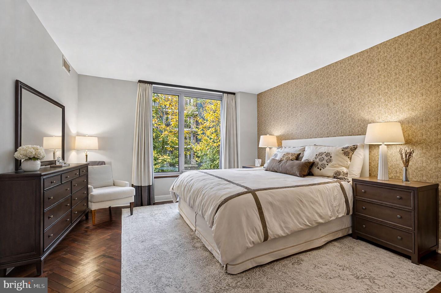 1111 23RD ST NW #2B, WASHINGTON, District Of Columbia 20037, 3 Bedrooms Bedrooms, ,3 BathroomsBathrooms,Residential,For sale,1111 23RD ST NW #2B,DCDC2248204 MLS # DCDC2248204