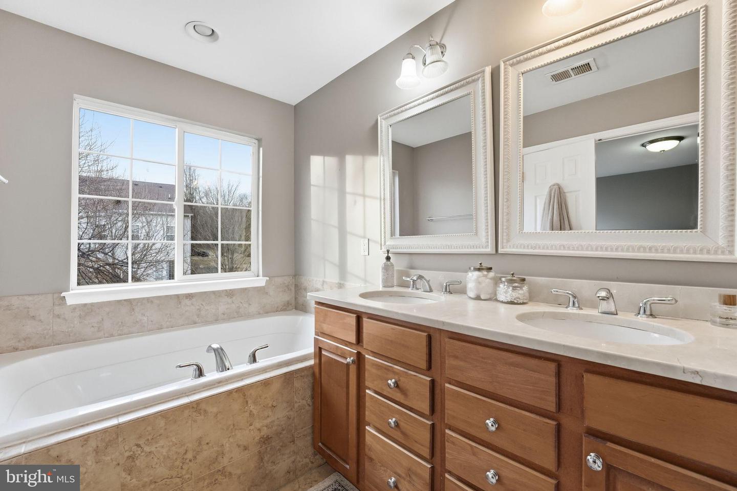 808 PERSIMMON PL, CULPEPER, Virginia 22701, 3 Bedrooms Bedrooms, 11 Rooms Rooms,3 BathroomsBathrooms,Residential,For sale,808 PERSIMMON PL,VACU2012790 MLS # VACU2012790