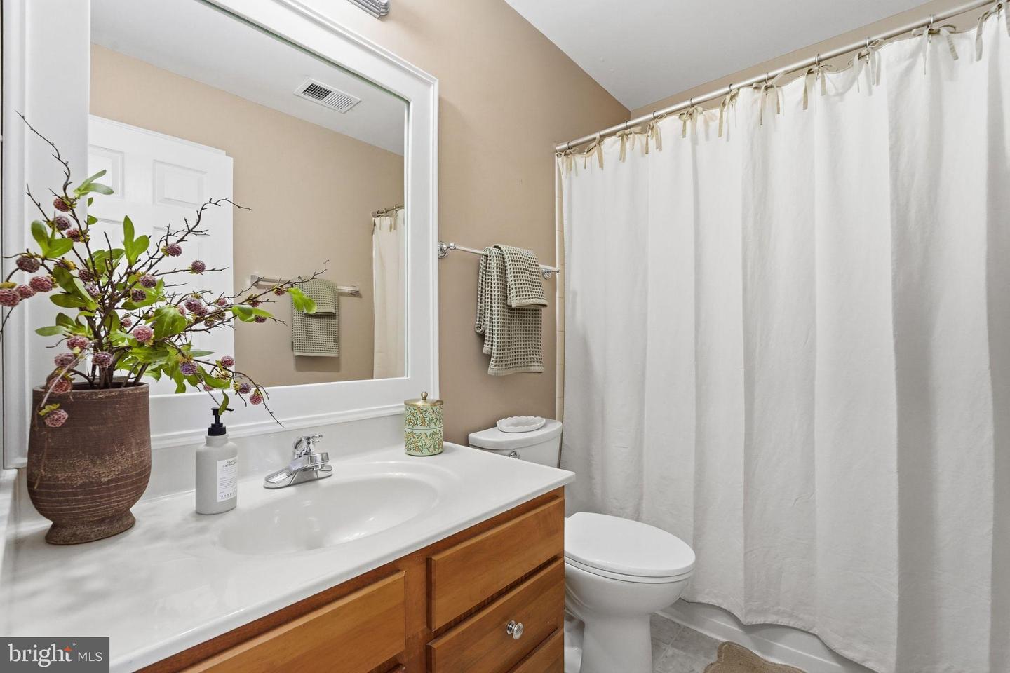 808 PERSIMMON PL, CULPEPER, Virginia 22701, 3 Bedrooms Bedrooms, 11 Rooms Rooms,3 BathroomsBathrooms,Residential,For sale,808 PERSIMMON PL,VACU2012790 MLS # VACU2012790