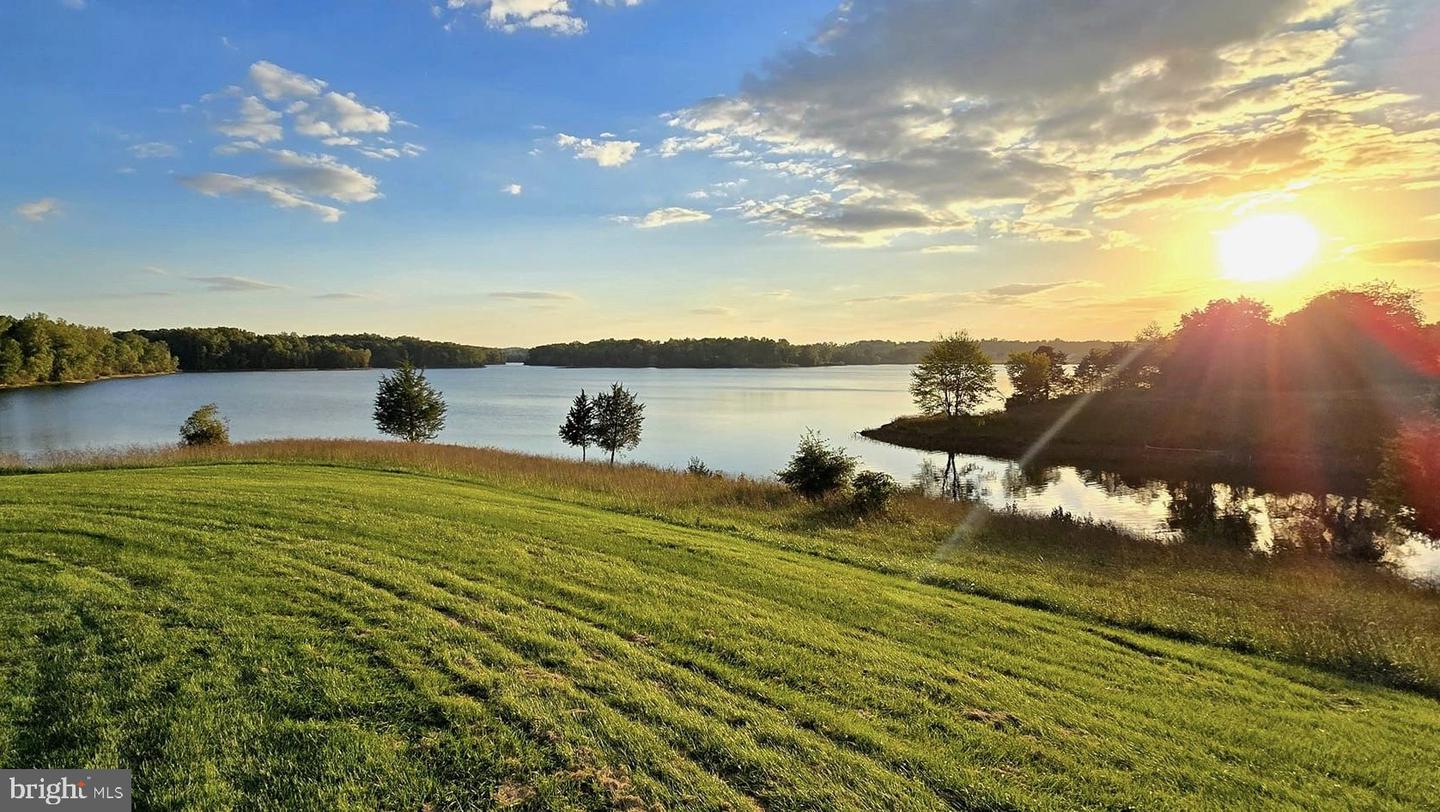 8346 ROXBOROUGH LOOP, GAINESVILLE, Virginia 20155, 4 Bedrooms Bedrooms, ,4 BathroomsBathrooms,Residential,For sale,8346 ROXBOROUGH LOOP,VAPW2113494 MLS # VAPW2113494