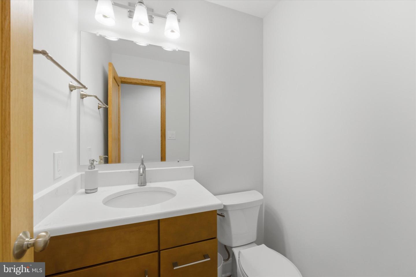 122 BRIARWOOD CT, STERLING, Virginia 20164, 4 Bedrooms Bedrooms, ,2 BathroomsBathrooms,Residential,For sale,122 BRIARWOOD CT,VALO2116998 MLS # VALO2116998