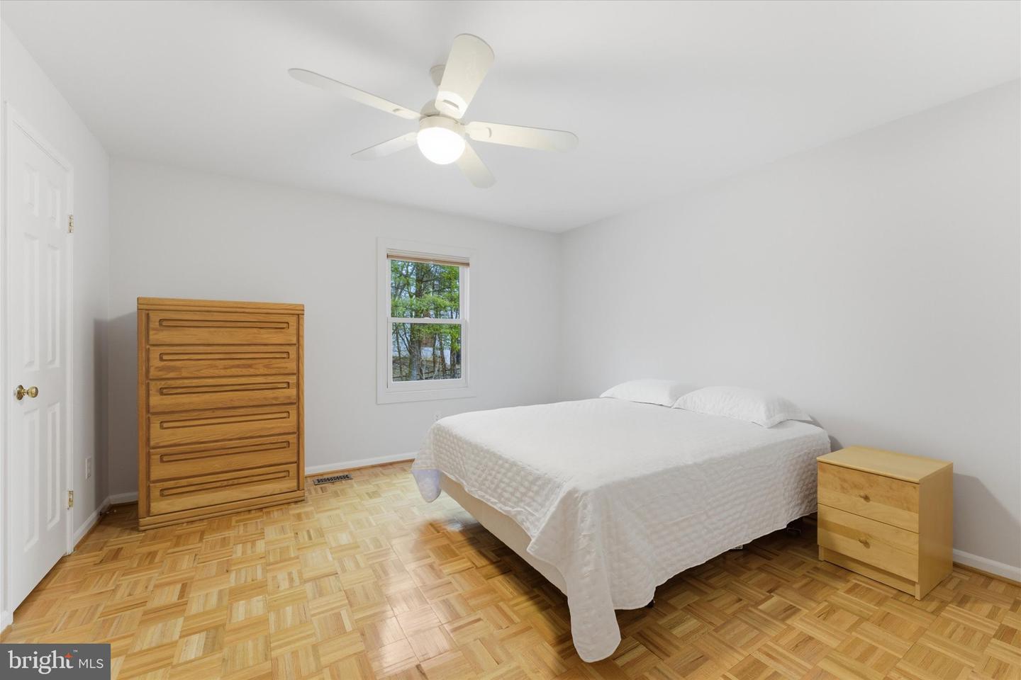 122 BRIARWOOD CT, STERLING, Virginia 20164, 4 Bedrooms Bedrooms, ,2 BathroomsBathrooms,Residential,For sale,122 BRIARWOOD CT,VALO2116998 MLS # VALO2116998