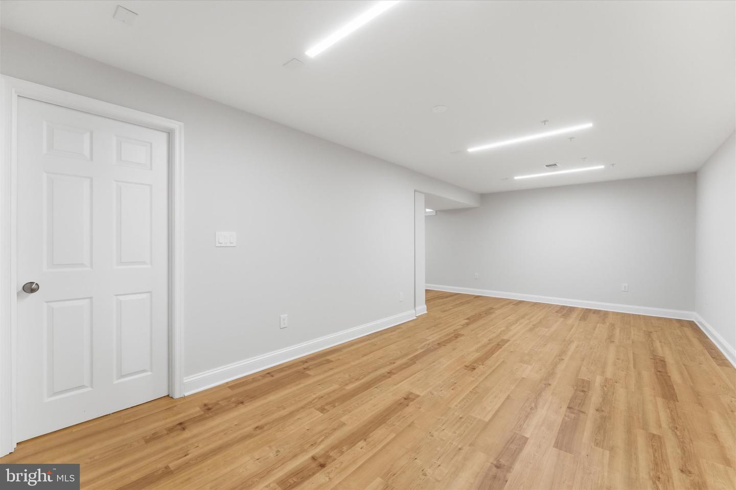 122 BRIARWOOD CT, STERLING, Virginia 20164, 4 Bedrooms Bedrooms, ,2 BathroomsBathrooms,Residential,For sale,122 BRIARWOOD CT,VALO2116998 MLS # VALO2116998