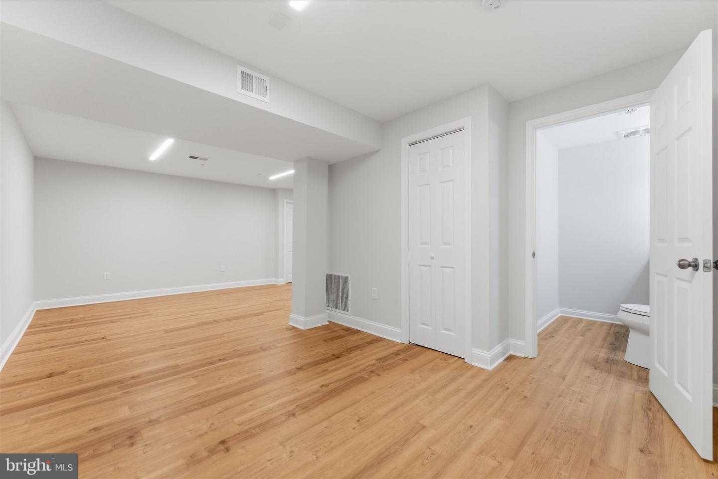 122 BRIARWOOD CT, STERLING, Virginia 20164, 4 Bedrooms Bedrooms, ,2 BathroomsBathrooms,Residential,For sale,122 BRIARWOOD CT,VALO2116998 MLS # VALO2116998