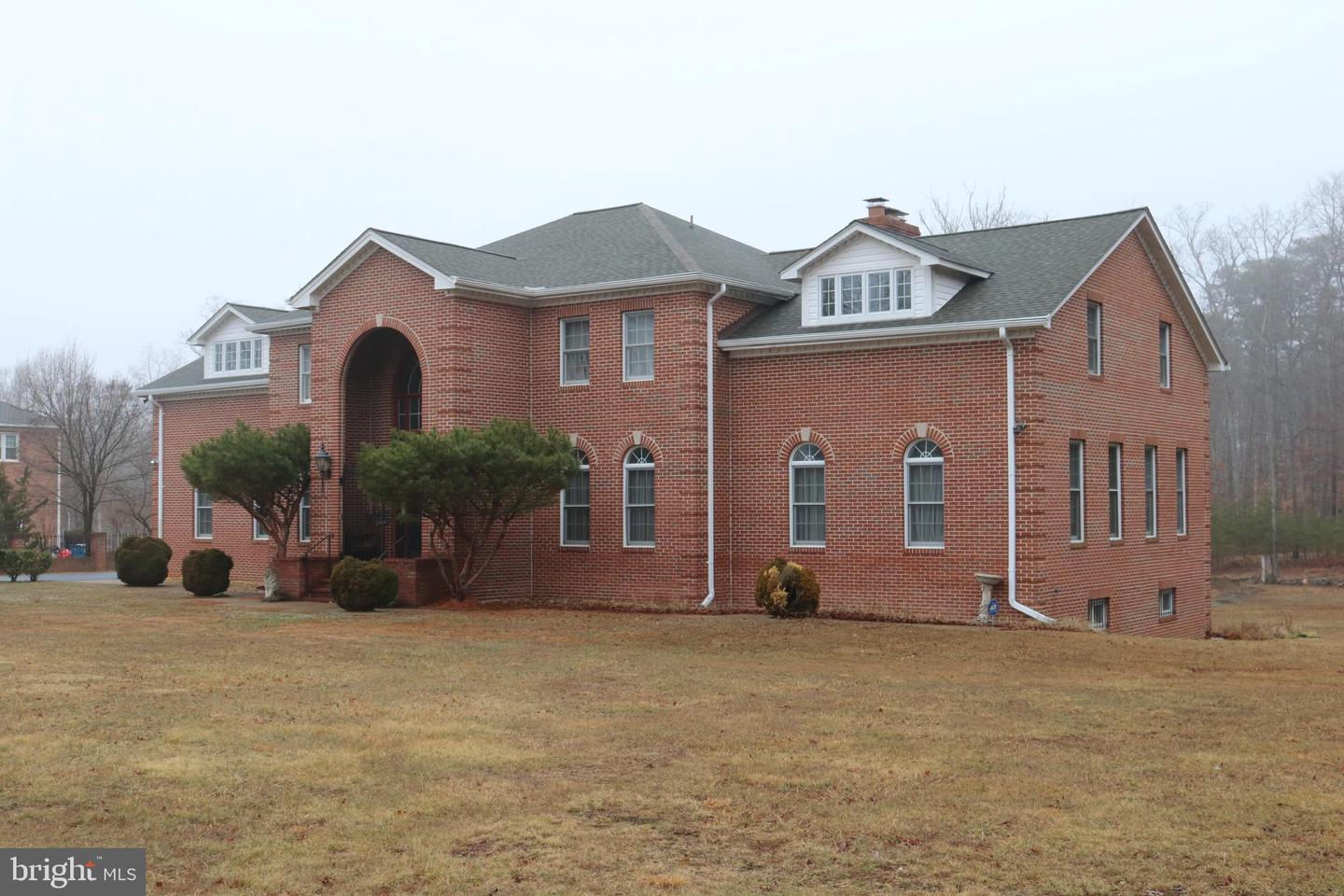 11816 WASHINGTON ST, FAIRFAX, Virginia 22030, 6 Bedrooms Bedrooms, ,4 BathroomsBathrooms,Residential,For sale,11816 WASHINGTON ST,VAFX2293372 MLS # VAFX2293372