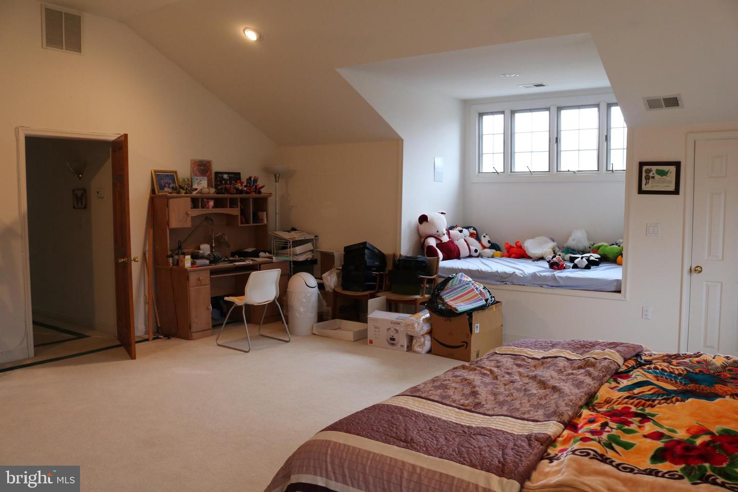 11816 WASHINGTON ST, FAIRFAX, Virginia 22030, 6 Bedrooms Bedrooms, ,4 BathroomsBathrooms,Residential,For sale,11816 WASHINGTON ST,VAFX2293372 MLS # VAFX2293372