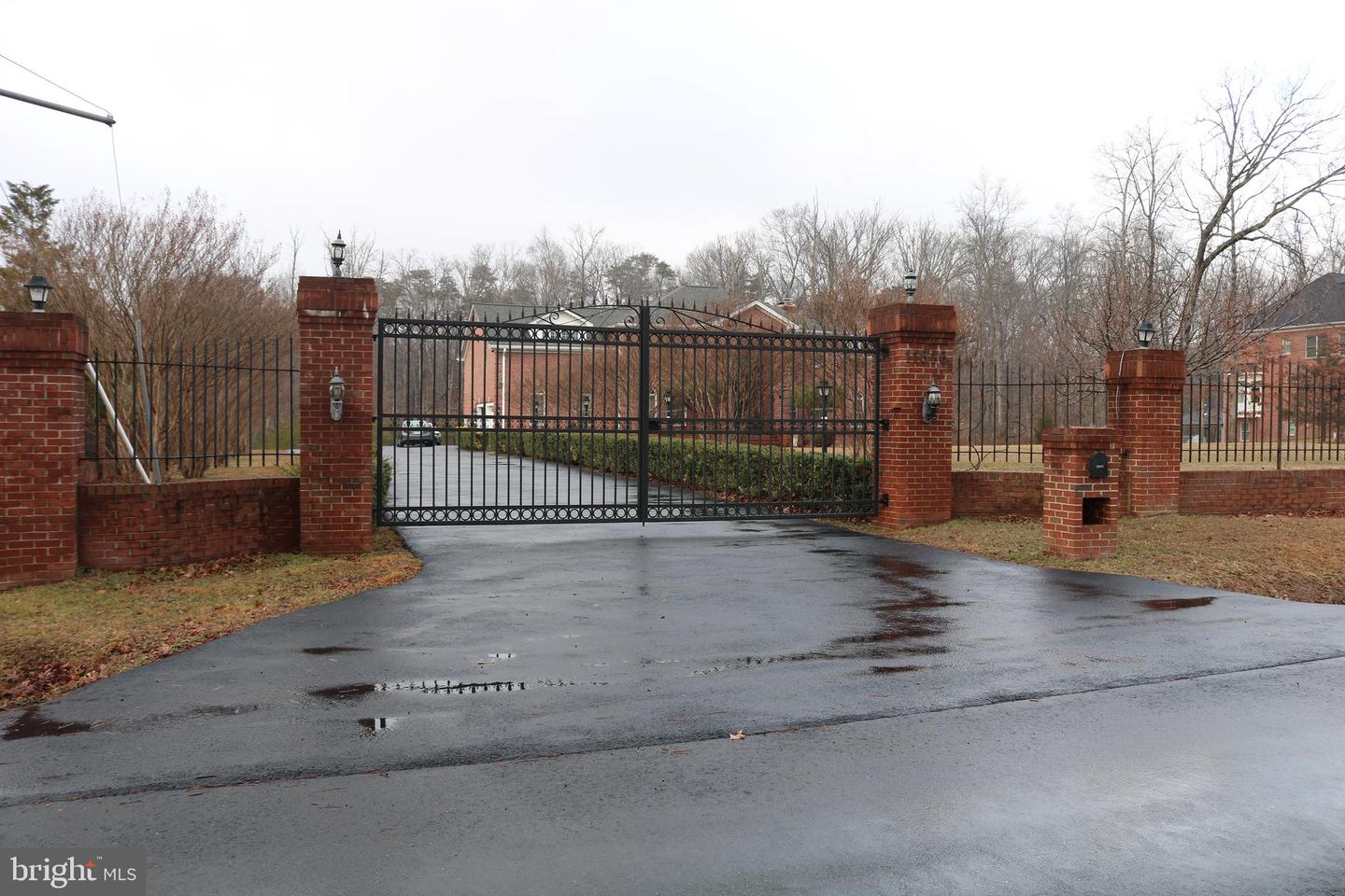 11816 WASHINGTON ST, FAIRFAX, Virginia 22030, 6 Bedrooms Bedrooms, ,4 BathroomsBathrooms,Residential,For sale,11816 WASHINGTON ST,VAFX2293372 MLS # VAFX2293372