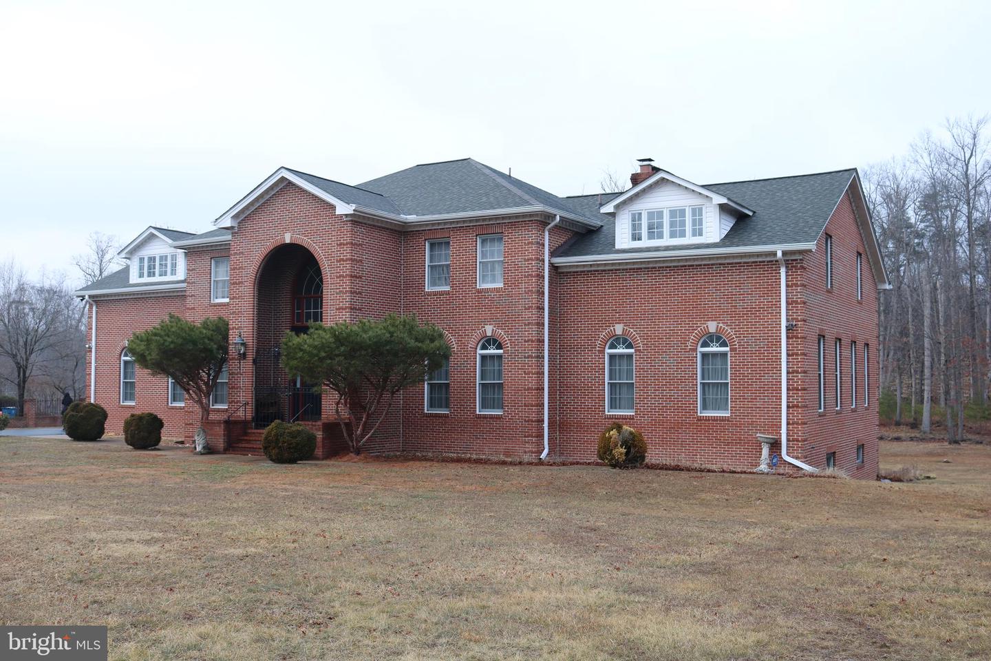 11816 WASHINGTON ST, FAIRFAX, Virginia 22030, 6 Bedrooms Bedrooms, ,4 BathroomsBathrooms,Residential,For sale,11816 WASHINGTON ST,VAFX2293372 MLS # VAFX2293372