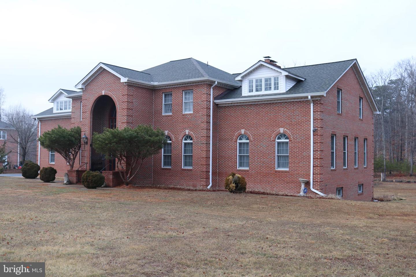 11816 WASHINGTON ST, FAIRFAX, Virginia 22030, 6 Bedrooms Bedrooms, ,4 BathroomsBathrooms,Residential,For sale,11816 WASHINGTON ST,VAFX2293372 MLS # VAFX2293372