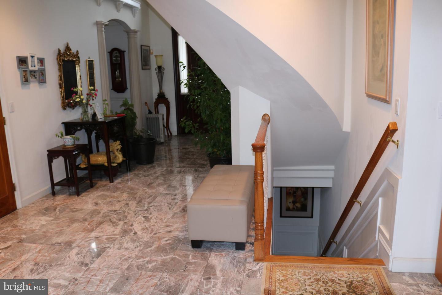 11816 WASHINGTON ST, FAIRFAX, Virginia 22030, 6 Bedrooms Bedrooms, ,4 BathroomsBathrooms,Residential,For sale,11816 WASHINGTON ST,VAFX2293372 MLS # VAFX2293372