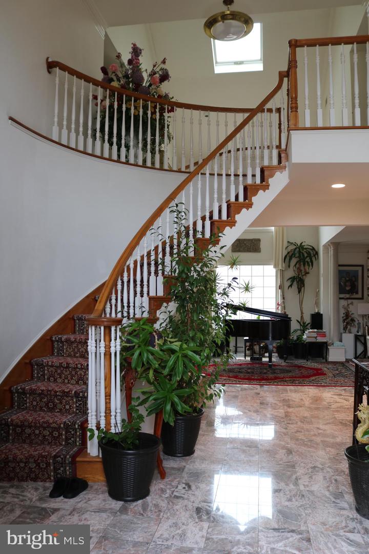 11816 WASHINGTON ST, FAIRFAX, Virginia 22030, 6 Bedrooms Bedrooms, ,4 BathroomsBathrooms,Residential,For sale,11816 WASHINGTON ST,VAFX2293372 MLS # VAFX2293372