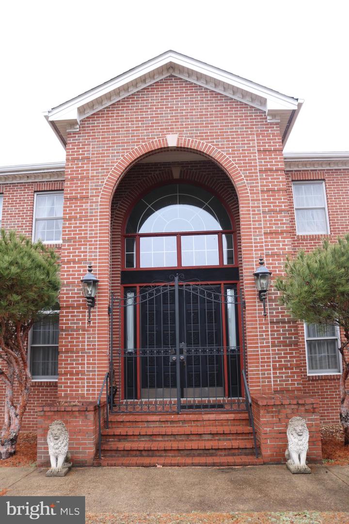 11816 WASHINGTON ST, FAIRFAX, Virginia 22030, 6 Bedrooms Bedrooms, ,4 BathroomsBathrooms,Residential,For sale,11816 WASHINGTON ST,VAFX2293372 MLS # VAFX2293372