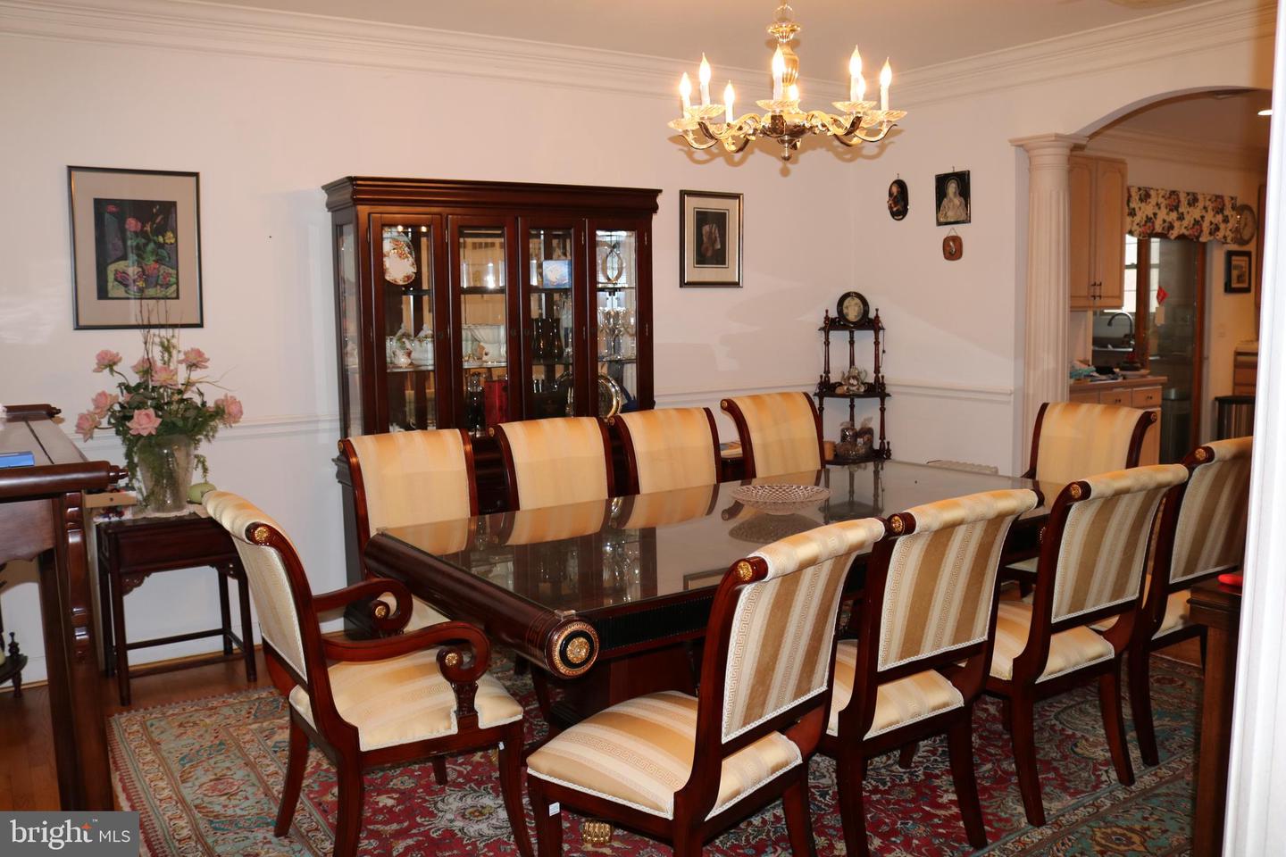 11816 WASHINGTON ST, FAIRFAX, Virginia 22030, 6 Bedrooms Bedrooms, ,4 BathroomsBathrooms,Residential,For sale,11816 WASHINGTON ST,VAFX2293372 MLS # VAFX2293372