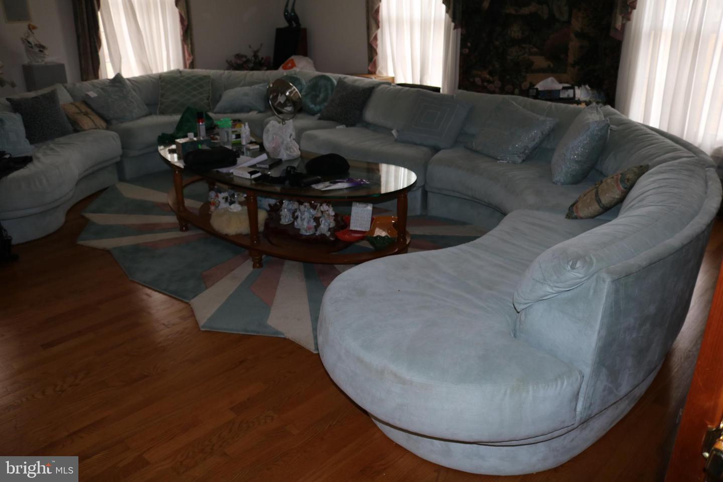 11816 WASHINGTON ST, FAIRFAX, Virginia 22030, 6 Bedrooms Bedrooms, ,4 BathroomsBathrooms,Residential,For sale,11816 WASHINGTON ST,VAFX2293372 MLS # VAFX2293372