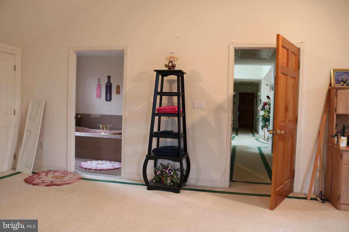 11816 WASHINGTON ST, FAIRFAX, Virginia 22030, 6 Bedrooms Bedrooms, ,4 BathroomsBathrooms,Residential,For sale,11816 WASHINGTON ST,VAFX2293372 MLS # VAFX2293372