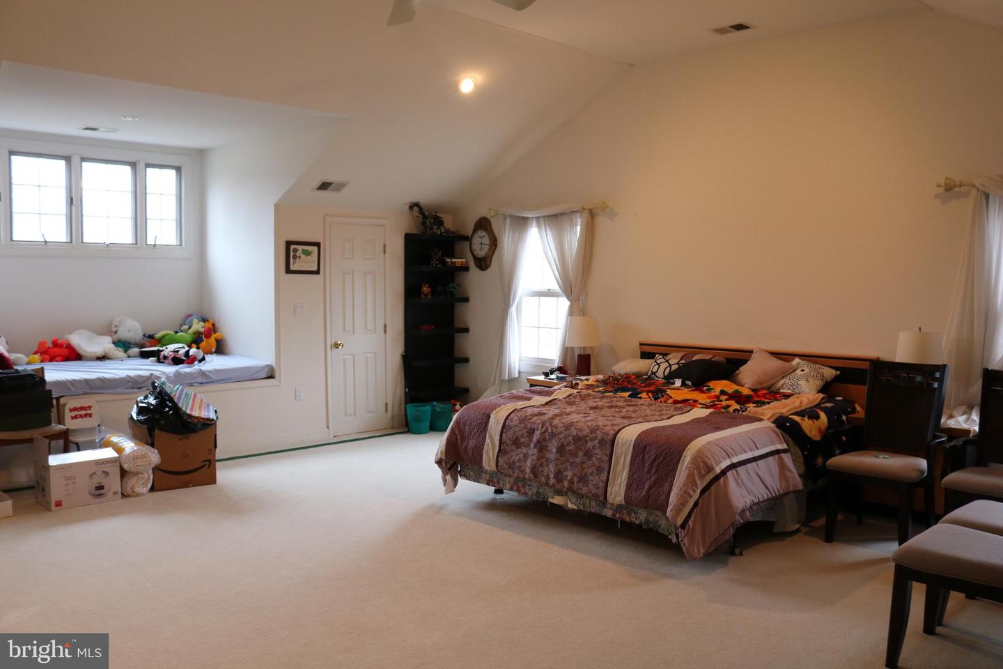 11816 WASHINGTON ST, FAIRFAX, Virginia 22030, 6 Bedrooms Bedrooms, ,4 BathroomsBathrooms,Residential,For sale,11816 WASHINGTON ST,VAFX2293372 MLS # VAFX2293372